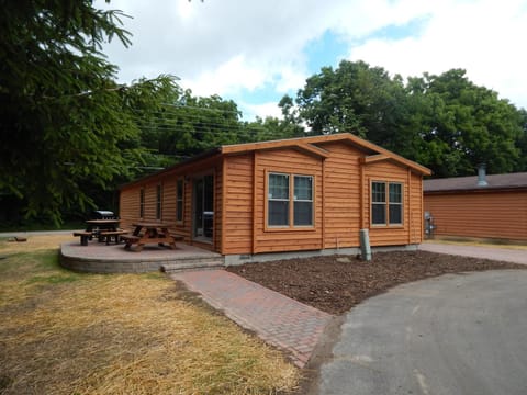 Island Club #111 House in South Bass Island