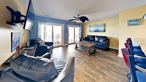 Put-in-Bay Waterfront Condo #202 House in South Bass Island