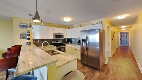 Put-in-Bay Waterfront Condo #104 House in South Bass Island