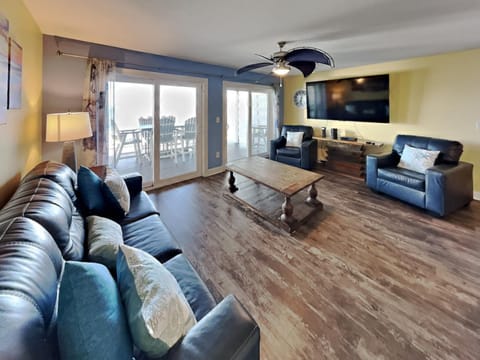 Put-in-Bay Waterfront Condo #105 House in South Bass Island