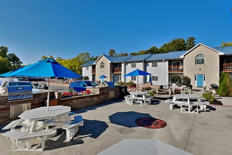 Put-in-Bay Waterfront Condo #106 House in South Bass Island