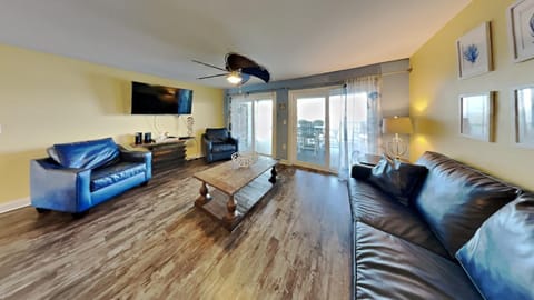 Put-in-Bay Waterfront Condo #106 House in South Bass Island