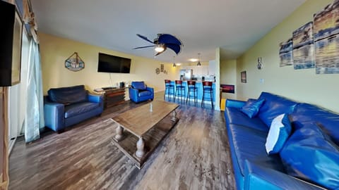 Put-in-Bay Waterfront Condo #107 House in South Bass Island