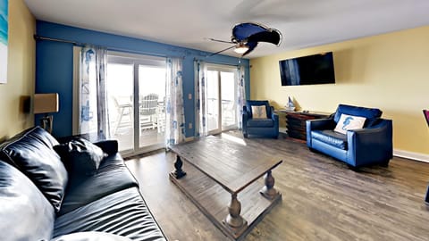 Put-in-Bay Waterfront Condo #109 House in South Bass Island