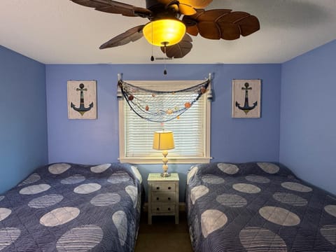 Put-in-Bay Waterfront Condo #209 House in South Bass Island