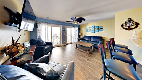 Put-in-Bay Waterfront Condo #206 House in South Bass Island