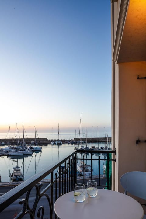 View (from property/room), Balcony/Terrace, Sea view
