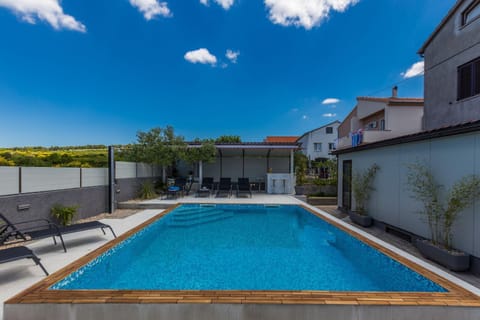 Katina apartment with private pool Apartment in Zadar