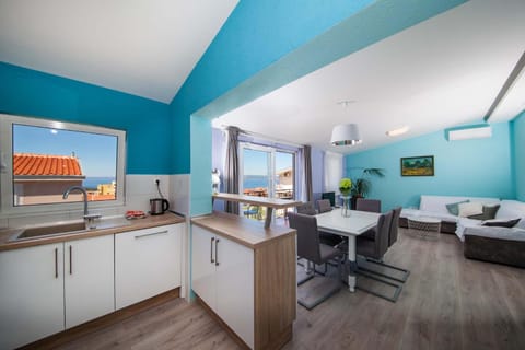 Kitchen or kitchenette, Living room, Dining area