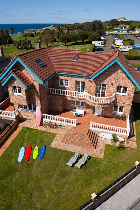 Property building, Day