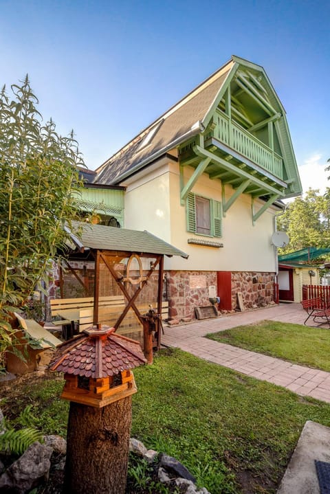Property building, Garden