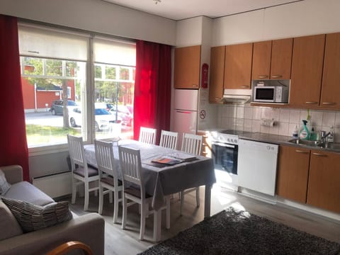 Living room, Seating area, Dining area, dishwasher, oven, pet friendly, toaster, kitchen
