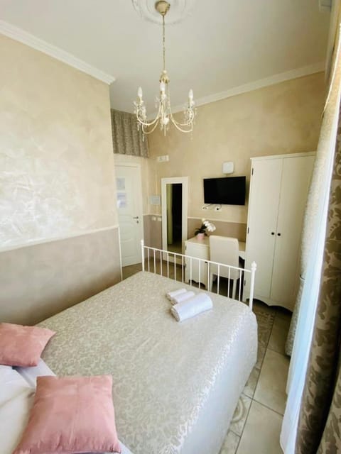 Domus Valadier B&B Guesthouse Bed and Breakfast in Fiumicino
