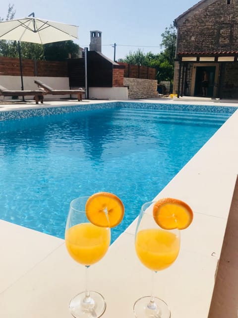 Swimming pool, Swimming pool