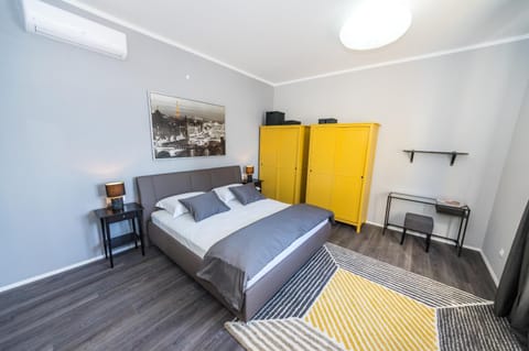 Property building, Bed, Seating area, Bedroom