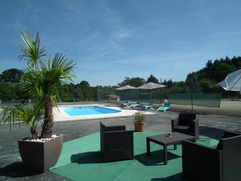 Swimming pool, Swimming pool