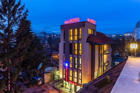 Facade/entrance, Bird's eye view