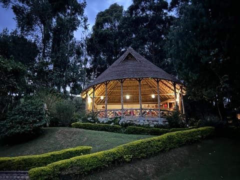 Property building, Restaurant/places to eat, Garden