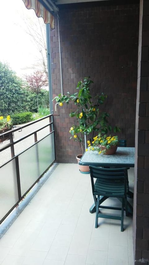 Balcony/Terrace, Garden view