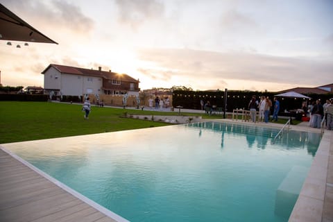 Swimming pool, Facility for disabled guests, acessibility