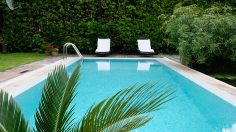 Day, Swimming pool