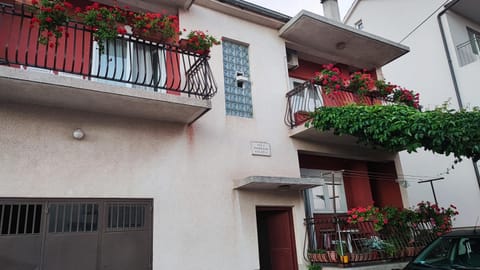 Property building, Balcony/Terrace