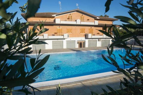 Garden, Swimming pool