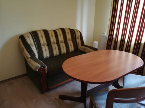 Bed, Living room
