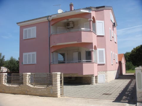 Property building, Day