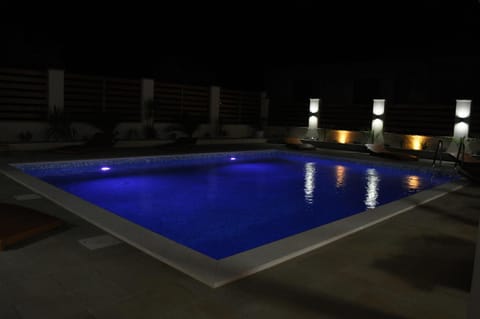 Night, Swimming pool