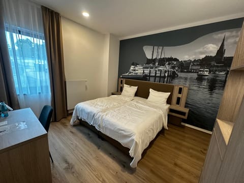 Bed, Living room, Bedroom