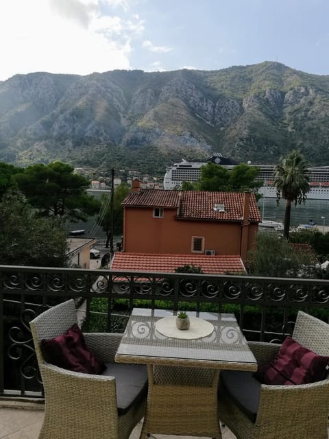 Apartments House 91 Apartment in Dobrota