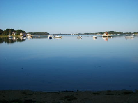 Nearby landmark, Day, Natural landscape, Beach, River view