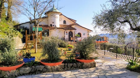 Property building, Spring, Day, Natural landscape, Garden, Garden, Garden view