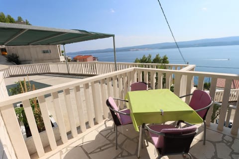 View (from property/room), Balcony/Terrace, Seating area, Sea view