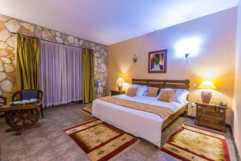 Bed, Seating area, Bedroom
