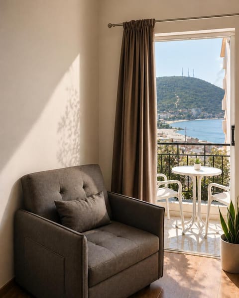 Mountain view, Sea view