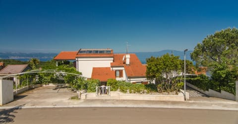 Property building, Street view