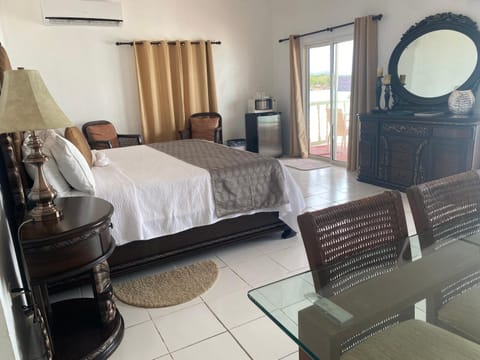 Bed, Seating area, Bedroom