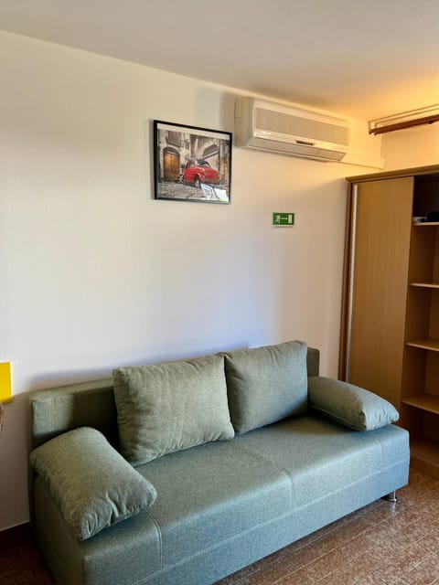 Rubin Jelsa Apartment in Dubrovnik-Neretva County