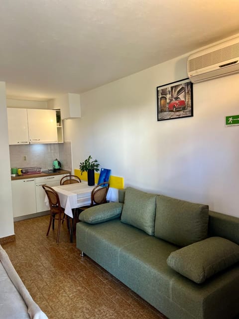 Rubin Jelsa Apartment in Dubrovnik-Neretva County