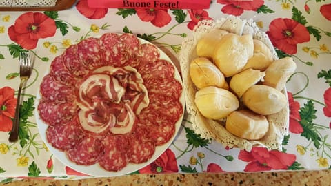 Food and drinks, Meals