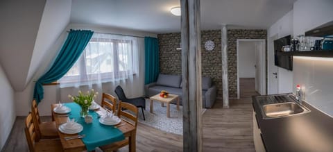 Kitchen or kitchenette, Living room