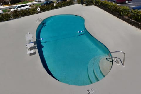 Swimming pool, Swimming pool