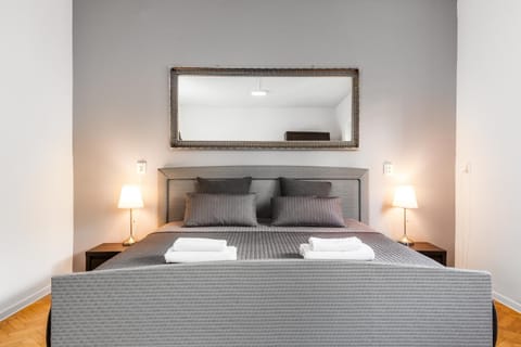 Bed, Photo of the whole room