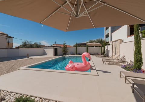 Day, Pool view, Swimming pool, sunbed