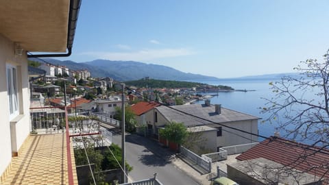 Balcony/Terrace, City view, Mountain view, Sea view, Street view