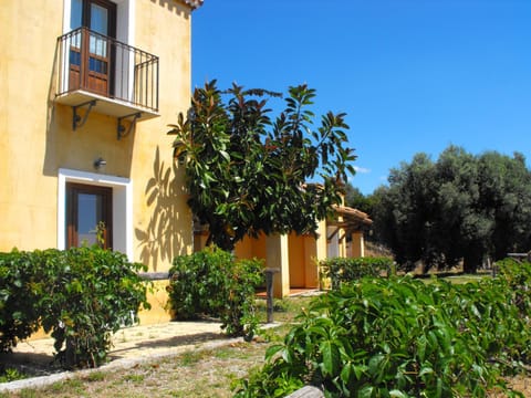 Property building, Garden