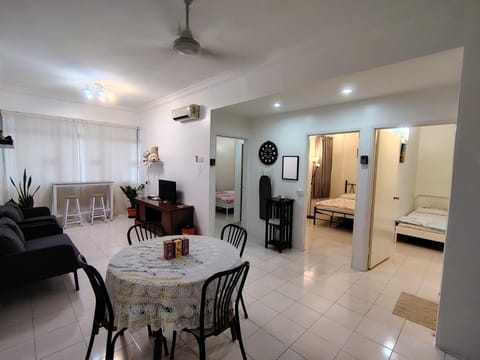 TV and multimedia, Living room, Dining area, Bedroom