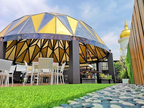 Lounge or bar